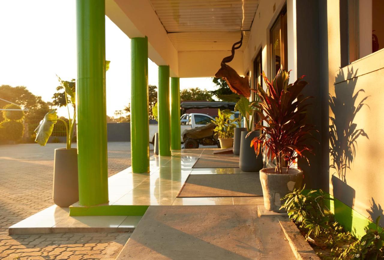 Laha Hotel Maun ภายนอก รูปภาพ