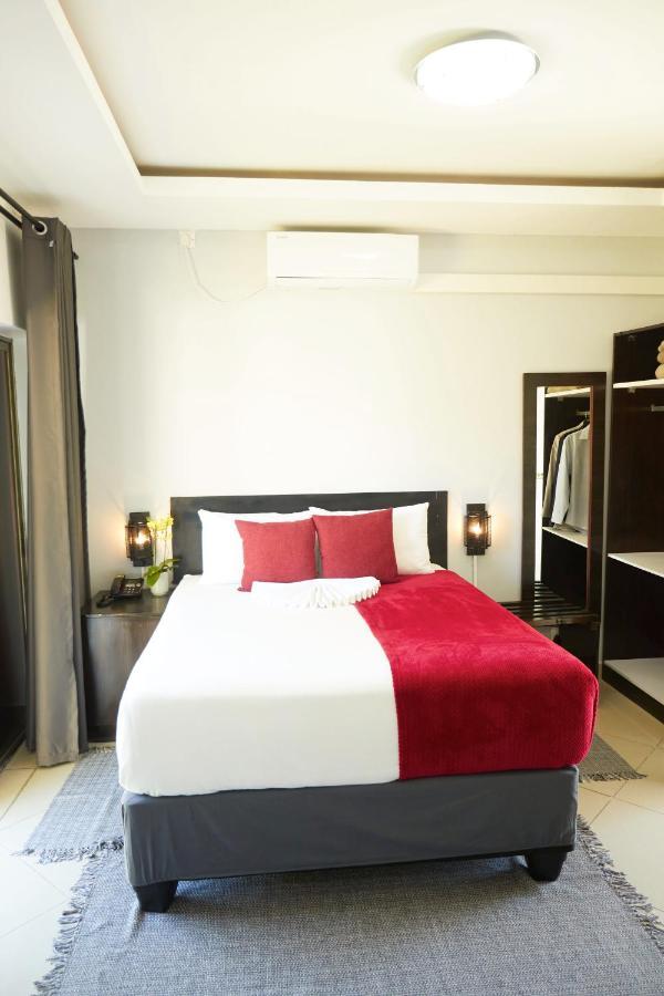 Laha Hotel Maun ภายนอก รูปภาพ